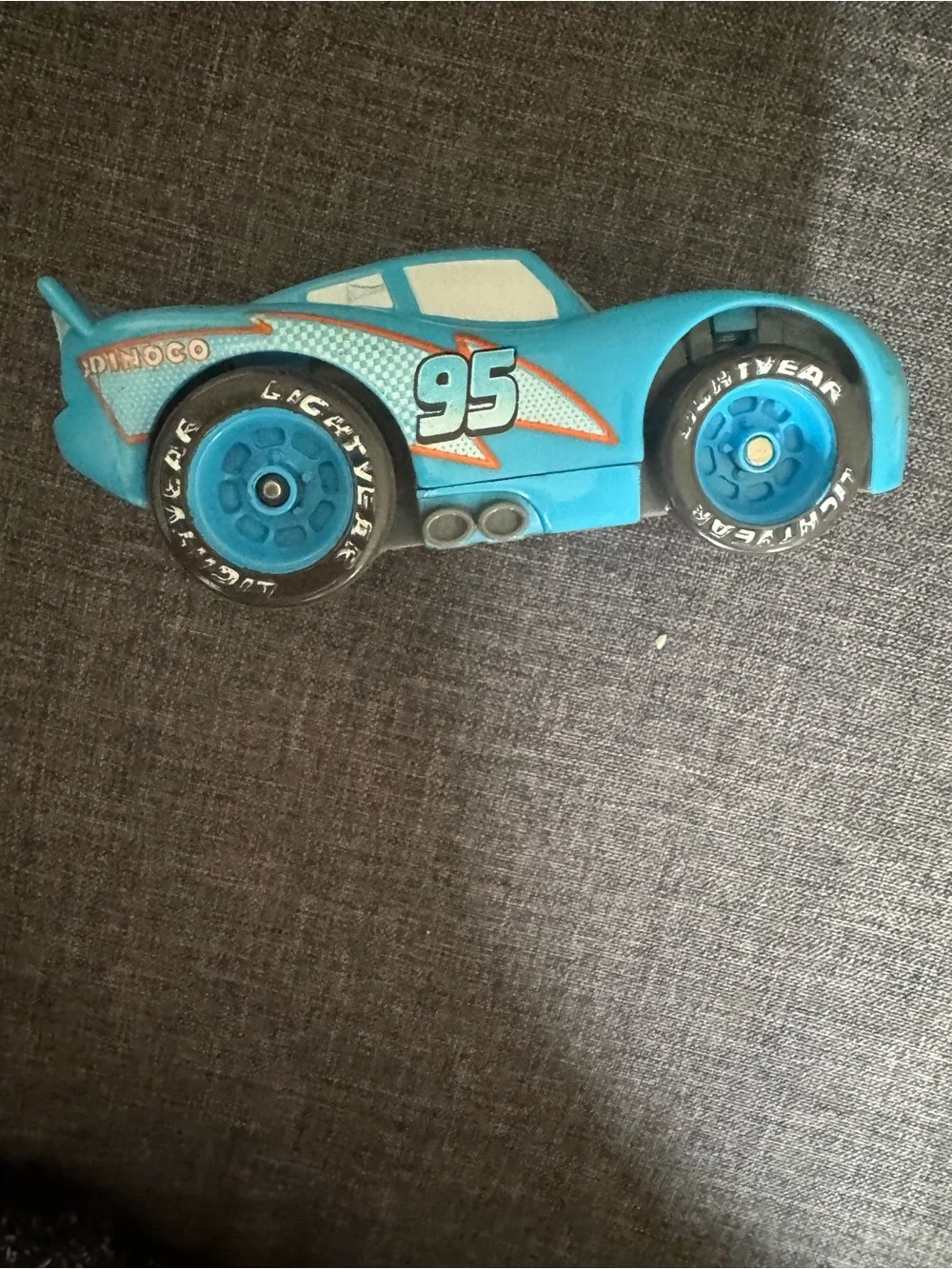 Disney Pixar Cars Dinoco Lightning McQueen Shake 'N Go car